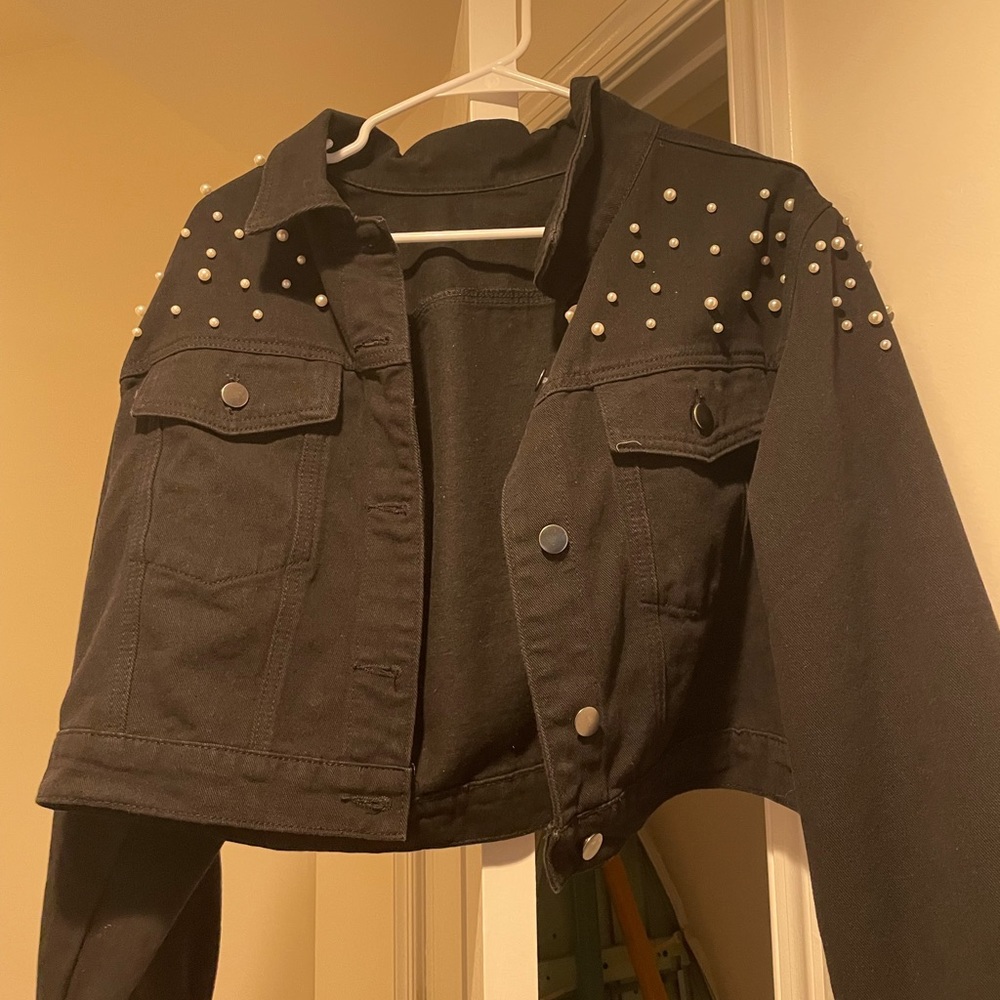 Cropped denim jacket